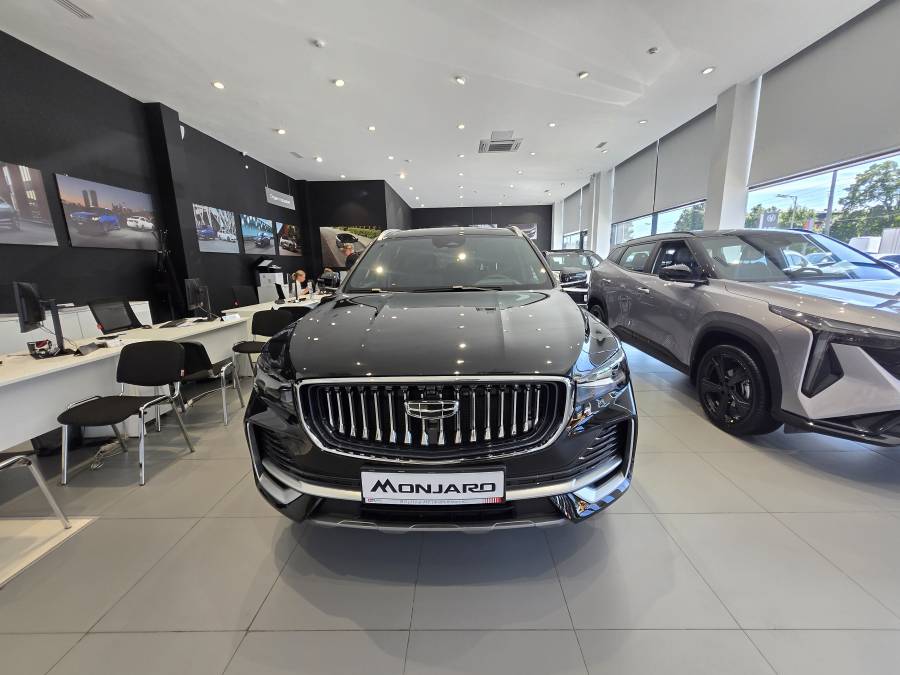 Автомобиль Geely Monjaro 